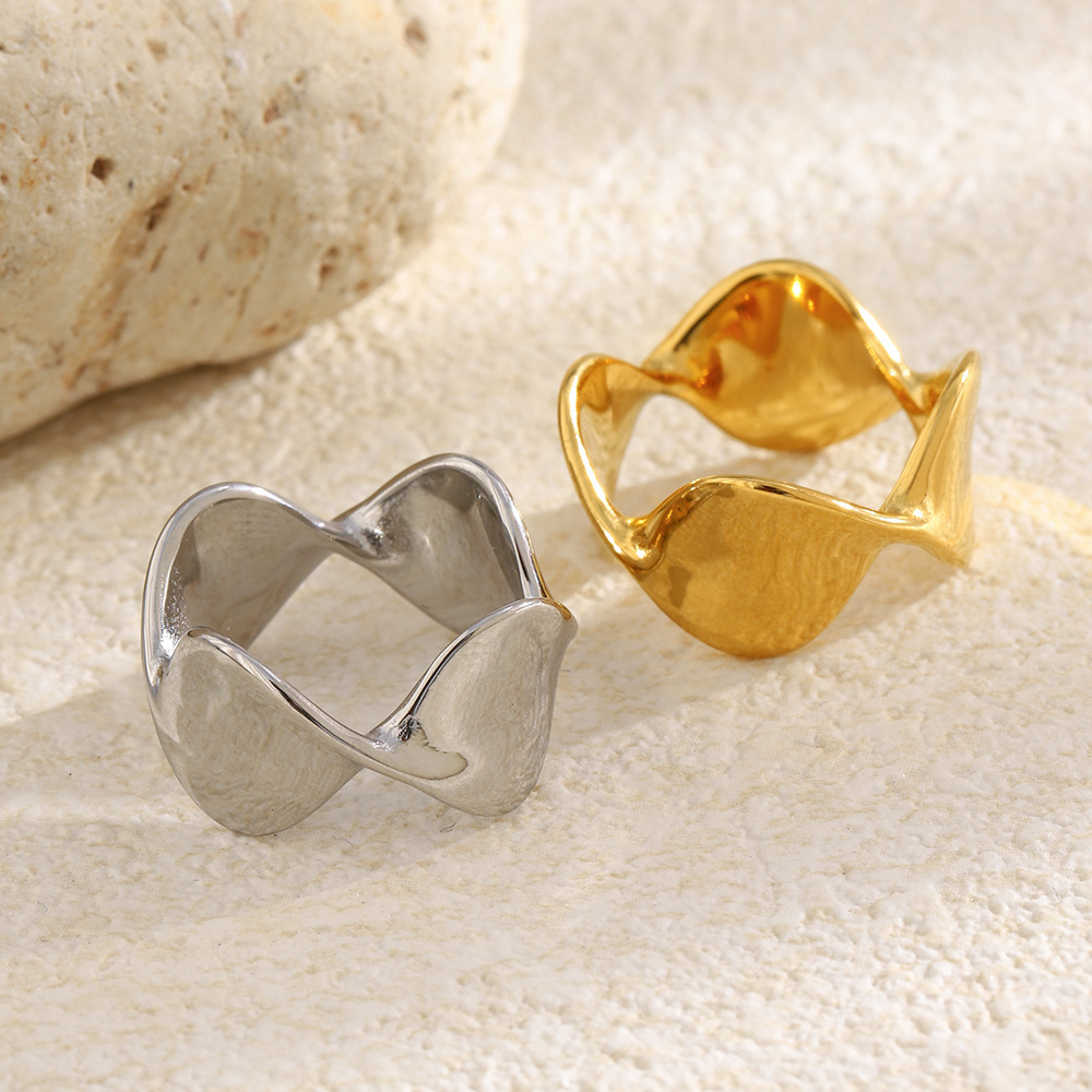 Bague Tendance En Acier Inoxydable Étanche, Forme Ondulée Image3