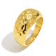 Bague minimaliste à texture martelée - or/numéro 8 Image3