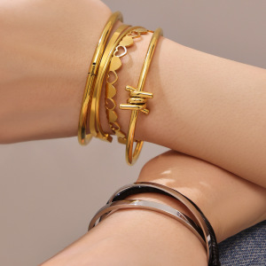 Bracelets Manchettes Élégants Pour Femmes, En Acier Inoxydable, Imperméables Et Anti-Ternissement, Couleur Or, De Forme Irrégulière. h5 Image4