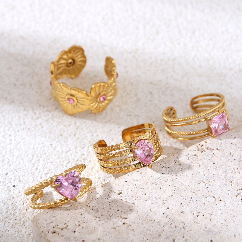 Bague En Acier Inoxydable Étanche Couleur Or Avec Pierre Précieuse En Zircon Et Motif Floral En Forme De Cœur Image3