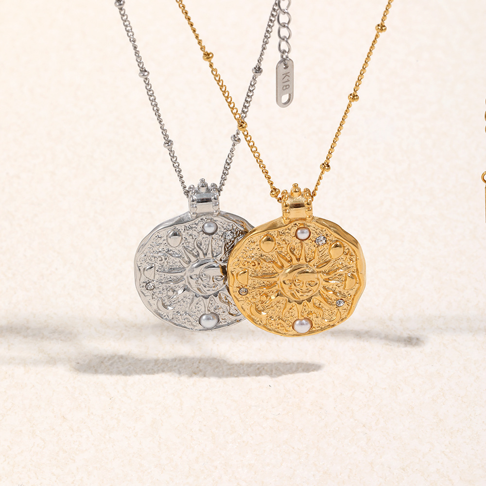 Collier Pendentif Rétro En Acier Inoxydable Étanche En Forme De Soleil Image2