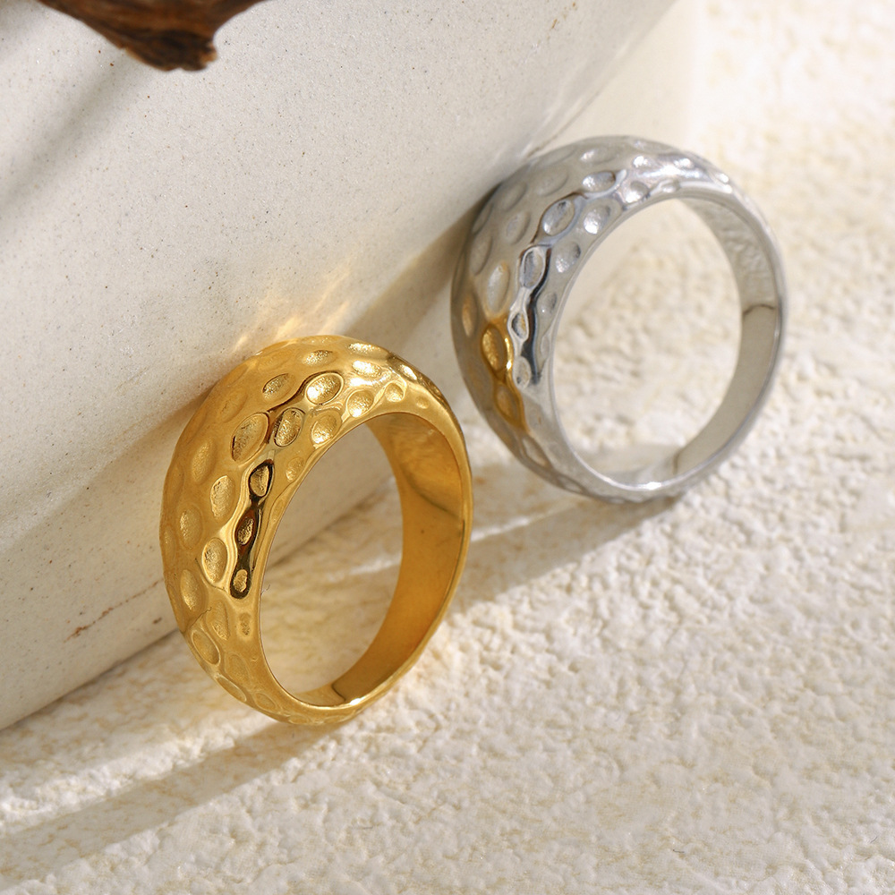 Bague Tendance En Acier Inoxydable Imperméable À Motif Martelé Simple Image3