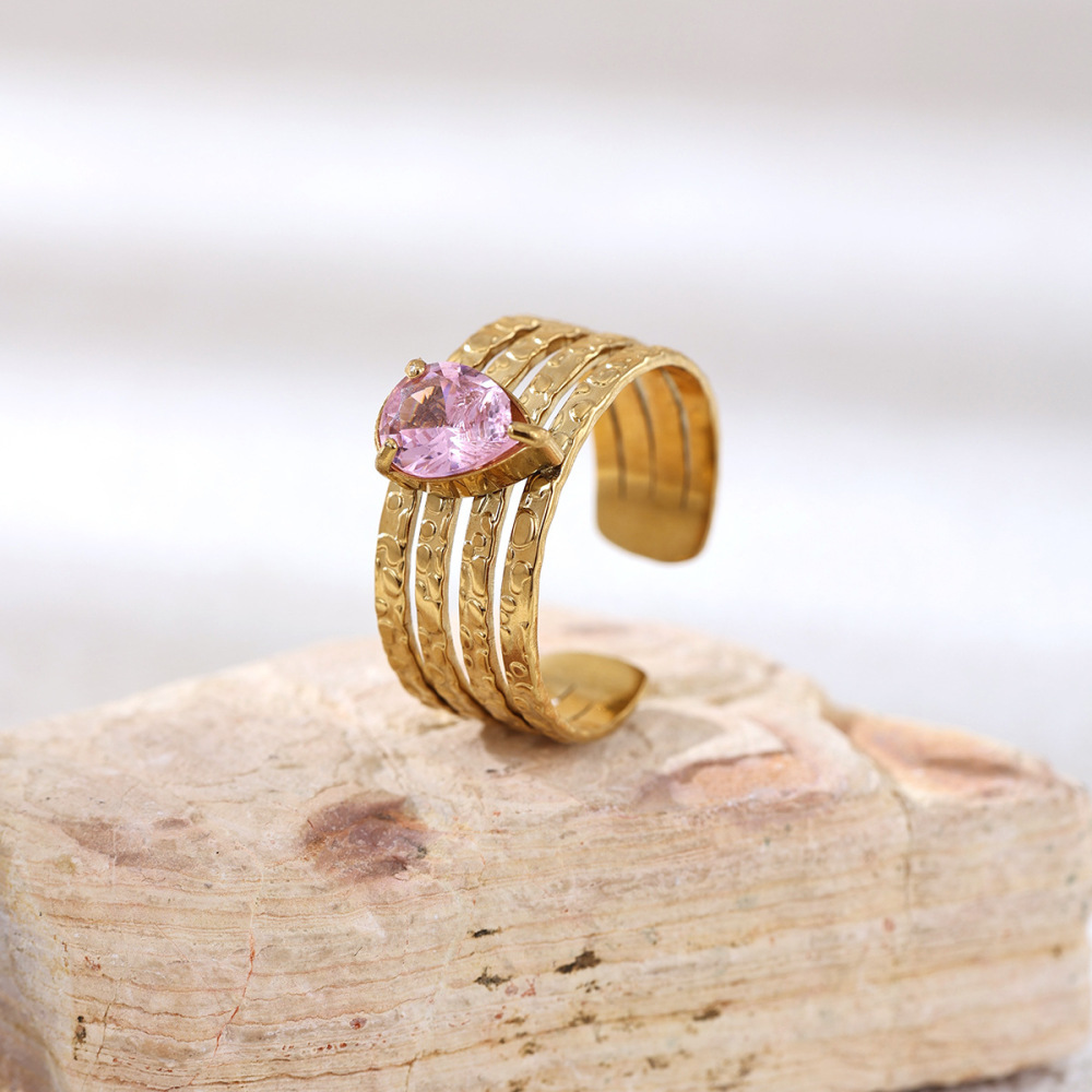 Bague En Acier Inoxydable Étanche Couleur Or Avec Pierre Précieuse En Zircon Et Motif Floral En Forme De Cœur Image4