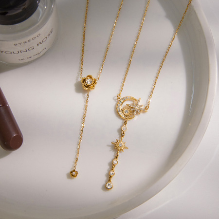 Colliers pendentifs pour femmes en acier inoxydable étanche couleur or avec étoile et lune brillantes 2