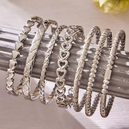 Bracelet jonc exquis en acier inoxydable doré, imperméable et anti-ternissement, en forme de cœur 2