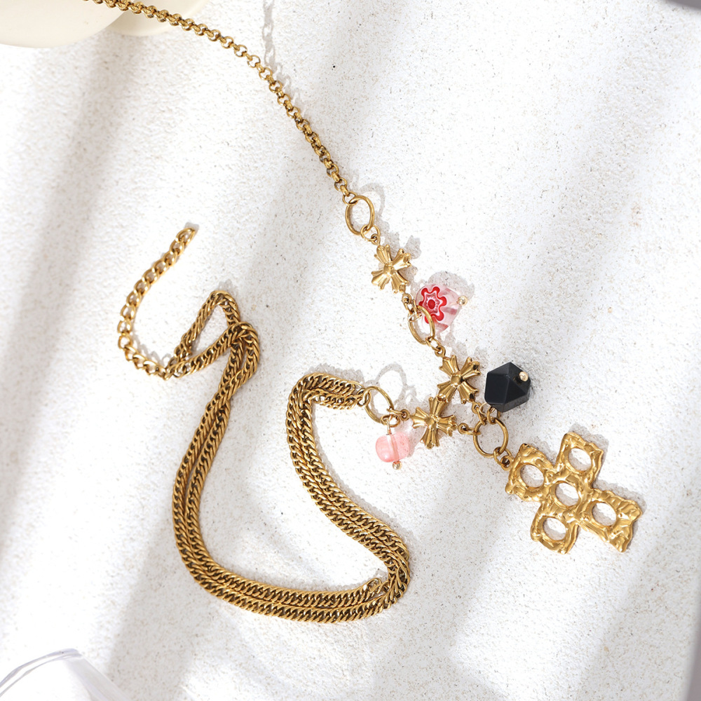 Collier Pendentif En Acier Inoxydable Étanche Couleur Or En Forme De Croix Image4