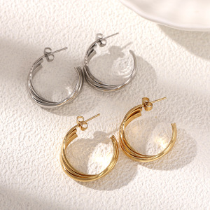 Boucles D'Oreilles Créoles Classiques Torsadées En Acier Inoxydable, Couleur Or, Forme Irrégulière. h5 Image3