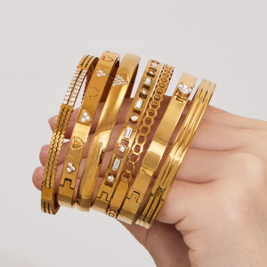 Bracelet Jonc Pour Femme En Acier Inoxydable Doré Ajouré Avec Cœur En Zircon Étincelant, Imperméable Et Anti-Ternissement h5 Image7