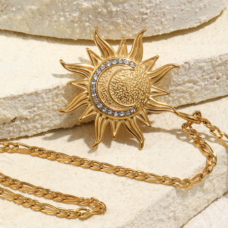 Collier pendentif rétro en acier inoxydable étanche couleur or, forme soleil 2