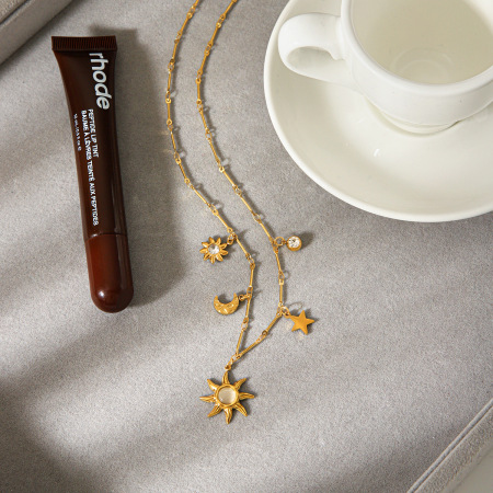 Colliers pendentifs simples pour femmes, motif soleil, étoile et lune, en acier inoxydable étanche, couleur or 2