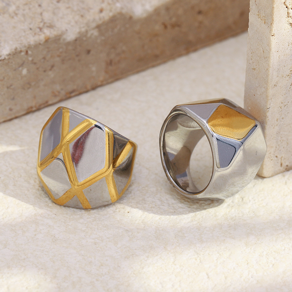 Bague Imposante En Acier Inoxydable Doré Et Argenté, De Forme Sphérique Tridimensionnelle Et Étanche. Image3
