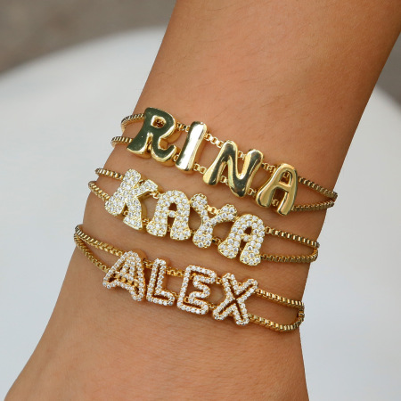 Bracelets à breloques en cuivre avec lettres tendance