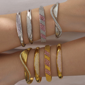 Bracelets Pour Femmes En Acier Inoxydable Doré Uni Brillant, Imperméables Et Anti-Ternissement h5 Image4