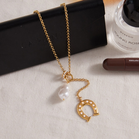 Colliers pendentifs pour femmes en acier inoxydable doré, en forme de fer à cheval, imperméables et anti-ternissement
