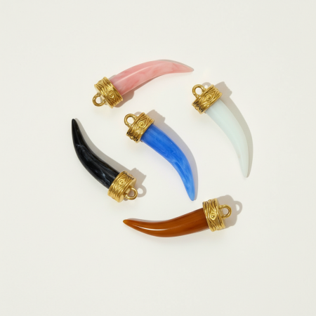 Pendentifs pour femmes en acier titane couleur or, forme de dent de loup classique