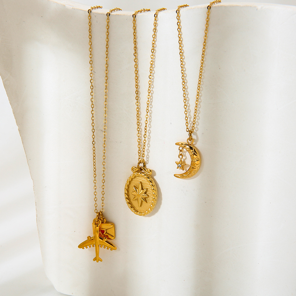 Colliers Pendentifs Pour Femmes En Acier Inoxydable, Couleur Or, Ornés D'Un Cœur, D'Une Étoile Et D'Une Lune, Avec Zircon Et Motif Enveloppant. Image3