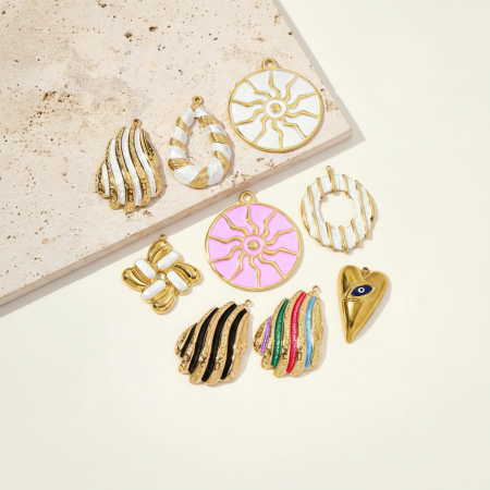 Pendentif pour femme en acier titane polychrome avec gouttelettes