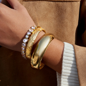 Bracelet Jonc Élégant En Acier Inoxydable Doré, De Forme Irrégulière, Imperméable Et Anti-Ternissement, Orné De Zircons. h5 Image4
