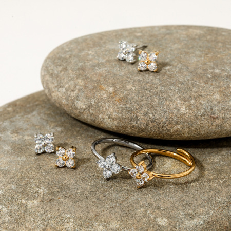 Boucles d'oreilles pour femmes Sweet Flower en acier inoxydable étanche couleur or avec zircon