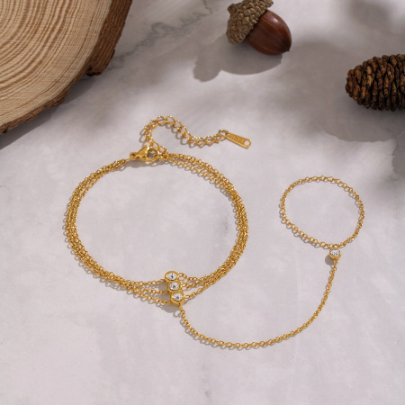 Chaîne romantique à plusieurs rangs en acier inoxydable étanche couleur or avec zircon pour femme 2
