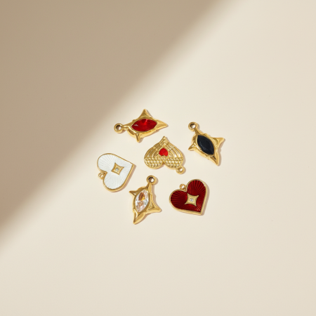 Pendentifs de luxe rétro en forme de cœur, en acier titane doré et zircon pour femmes