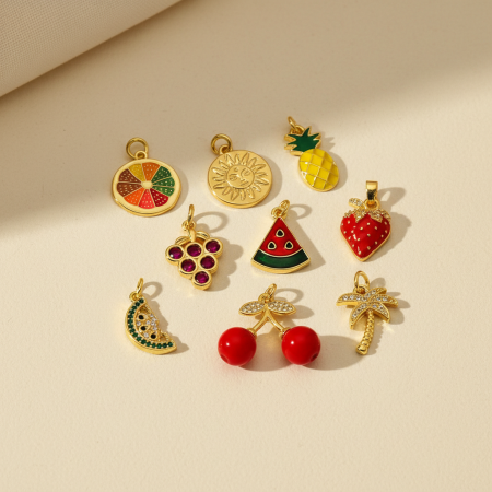 Pendentif femme en acier inoxydable, couleur or, orné de fruits naturels (1 pièce)