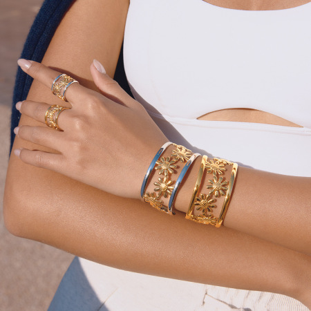 Bracelets manchettes classiques Daisy en acier inoxydable, imperméables et anti-ternissement, aux couleurs or et argent.