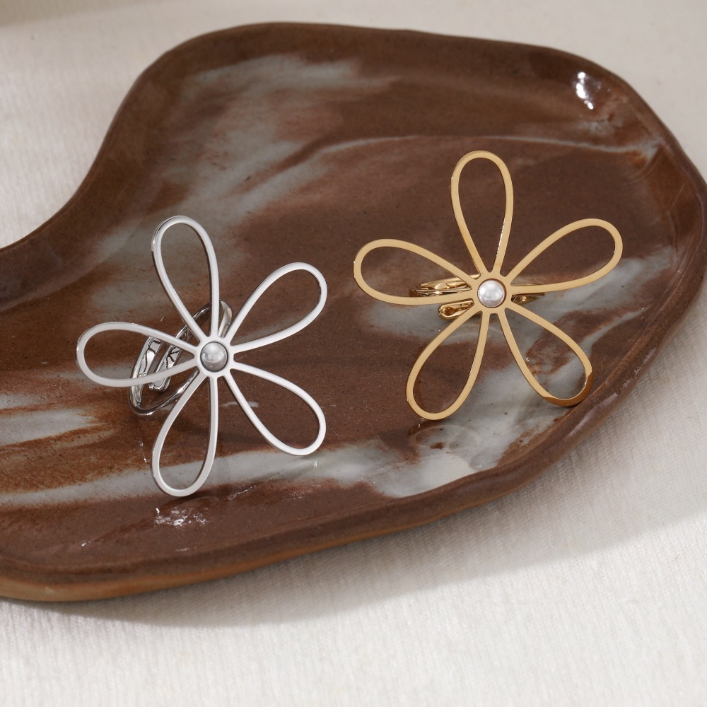 Bagues En Acier Inoxydable Étanches Couleur Or Avec Motif Floral Et Perles Image3