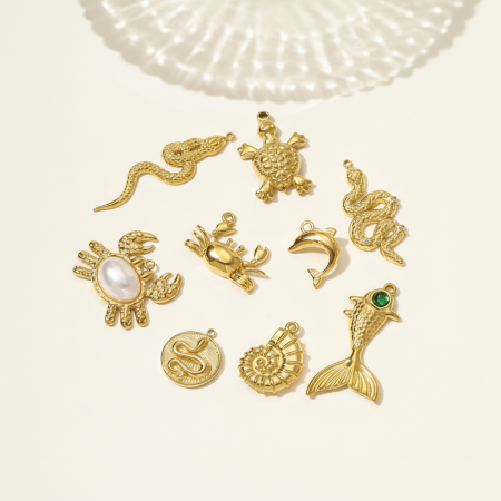 Pendentif classique pour femme, motif animal, en acier inoxydable étanche, couleur or (1 pièce)