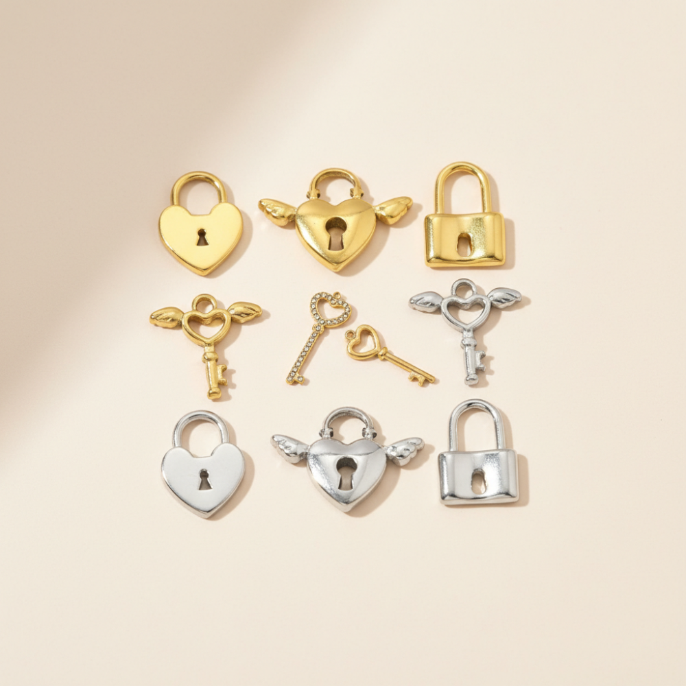 Pendentifs Pour Femmes En Acier Titane Couleur Or Avec Cadenas En Forme De Cœur Romantique Image3