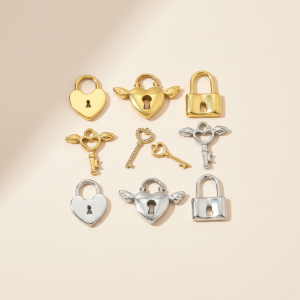 Pendentifs Pour Femmes En Acier Titane Couleur Or Avec Cadenas En Forme De Cœur Romantique h5 Image3