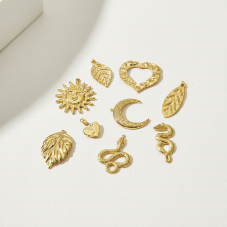 Pendentif classique soleil pour femme, en acier inoxydable étanche, couleur or (1 pièce)