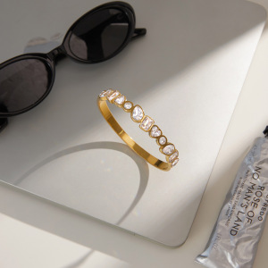 Bracelet Jonc Élégant En Acier Inoxydable Doré, De Forme Irrégulière, Imperméable Et Anti-Ternissement, Orné De Zircons. h5 Image5