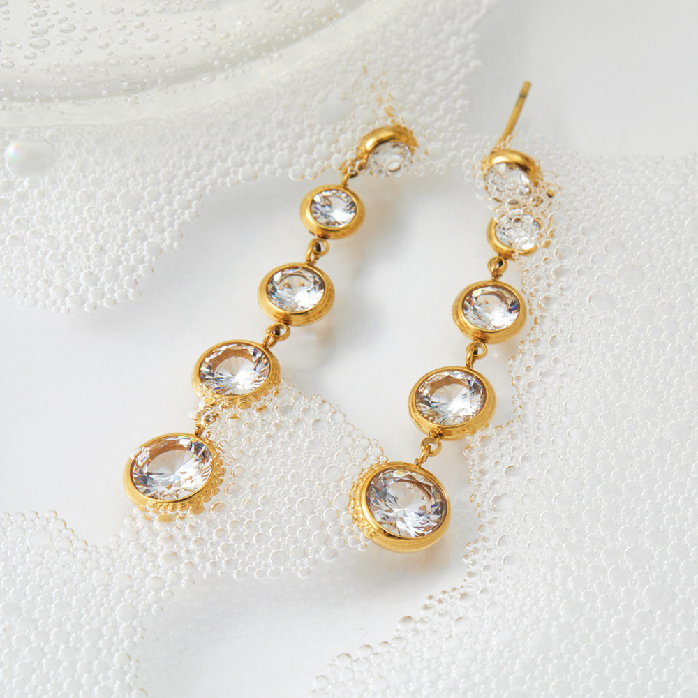 Boucles D'Oreilles Pendantes Pour Femme, En Acier Inoxydable Doré, Ornées De Zircon Et D'Un Pompon, Collection Luxueuse. Image4