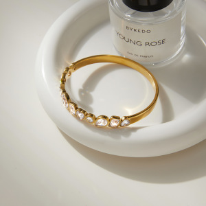 Bracelet Jonc Élégant En Acier Inoxydable Doré, De Forme Irrégulière, Imperméable Et Anti-Ternissement, Orné De Zircons. h5 Image6
