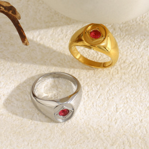 Bague Chevalière Rétro En Acier Inoxydable Doré Étanche Avec Zircon h5 Image5
