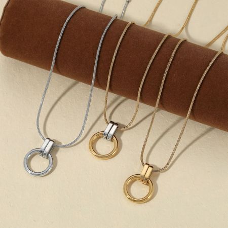 Colliers pendentifs unisexes minimalistes ronds en acier inoxydable étanche couleur or 2