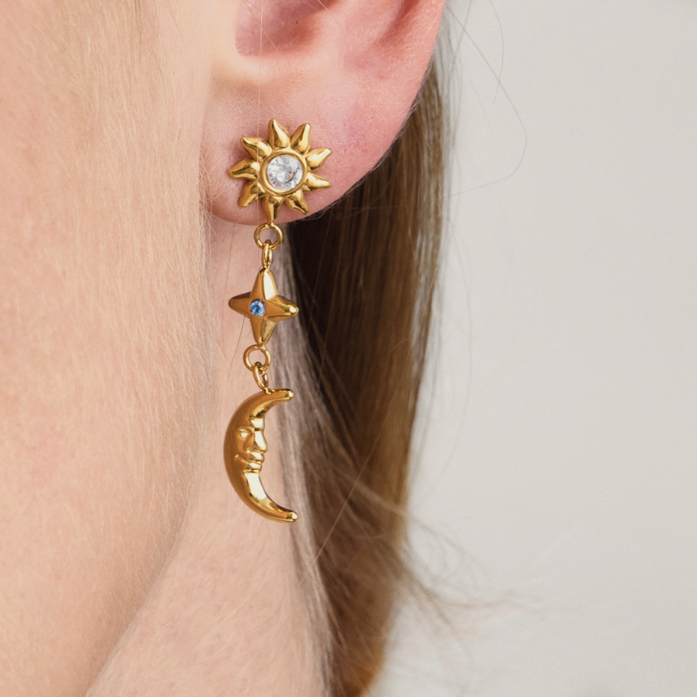 Boucles D'Oreilles Rétro Soleil, Étoile Et Lune En Acier Inoxydable Doré Avec Zircon, Imperméables Et Anti-Ternissement Image4