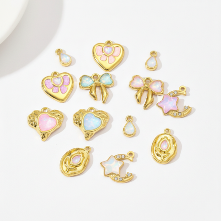 Pendentif femme en forme de cœur, en acier inoxydable étanche, couleur or (1 pièce)