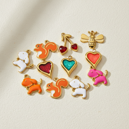 Pendentif femme Vivid Puppy en acier inoxydable étanche couleur or (1 pièce)