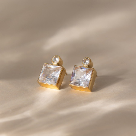 Boucles d'oreilles puces carrées simples en acier inoxydable doré avec zircon, imperméables et anti-ternissement pour femmes