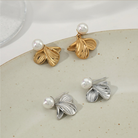 Boucles d'oreilles pendantes pour femme, en acier inoxydable, imperméables, couleur or, avec perles et motif floral simple.