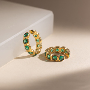 Boucles D'Oreilles Manchette Pour Femmes En Acier Inoxydable Doré, Ornées D'Un Zircon Vert Audacieux, Imperméables Et Anti-Ternissement h5 Image3