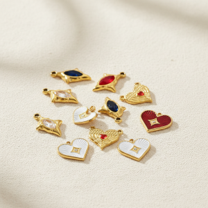 Pendentifs De Luxe Rétro En Forme De Cœur, En Acier Titane Doré Et Zircon Pour Femmes h5 Image3