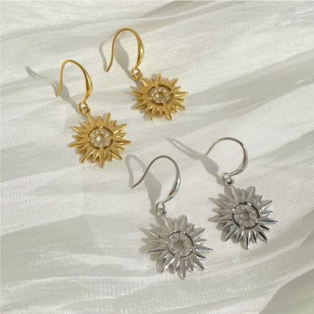 Boucles d'oreilles pendantes pour femme, style rétro soleil, en acier inoxydable, étanches, couleur or, ornées de strass. 2
