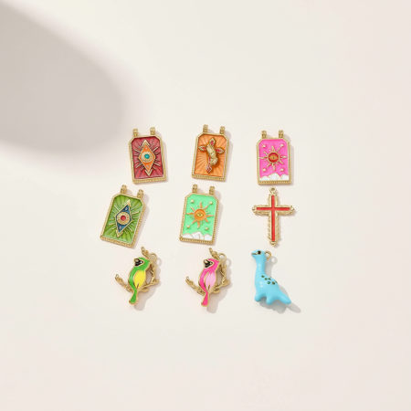 Pendentif de luxe pour femme, en acier inoxydable étanche, couleur or, avec motif tarot (1 pièce)