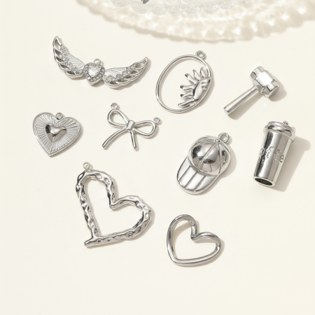 Pendentif femme simple en forme de cœur, en acier inoxydable étanche (1 pièce)