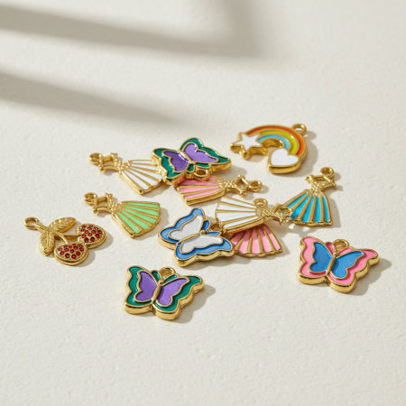 Pendentifs délicats en acier titane couleur or, motif papillon, pour femmes 2