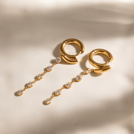 Boucles d'oreilles de soirée pour femmes, ornées de magnifiques pompons, en acier inoxydable doré et zircon, imperméables et anti-ternissement.