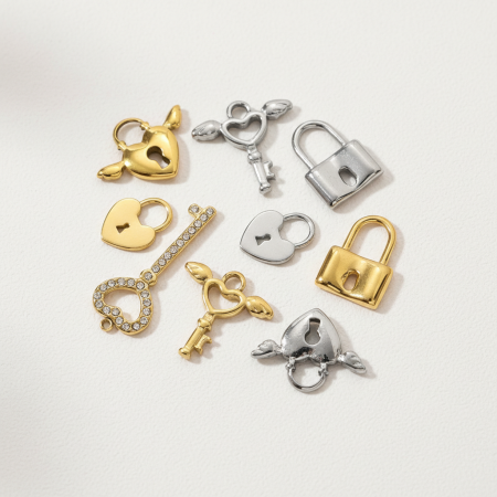 Pendentifs pour femmes en acier titane couleur or avec cadenas en forme de cœur romantique